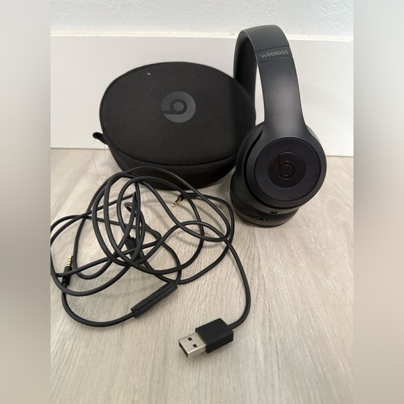 Beats by Dre Other - Beats by Dr. Dre Solo3 Wireless  Headphones - Black